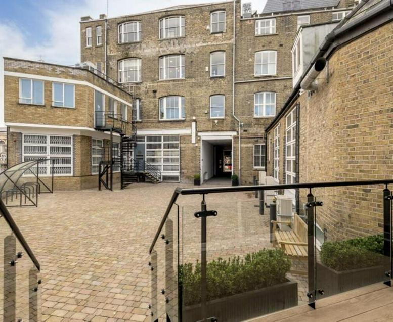 Photo of an office at 57-61, Charterhouse Street EC1M 6HA