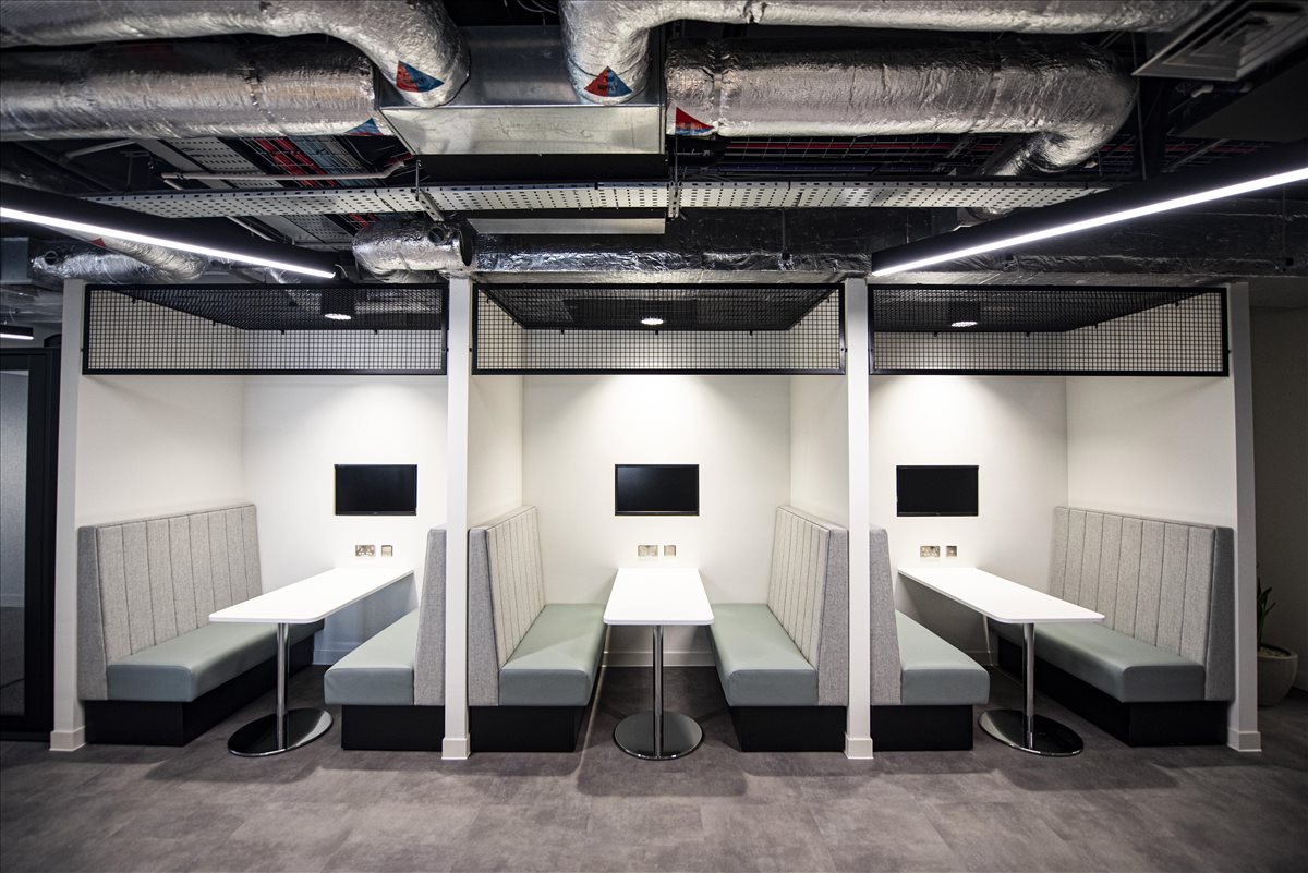 Photo of an office at 58 Wood Lane W12 7RZ