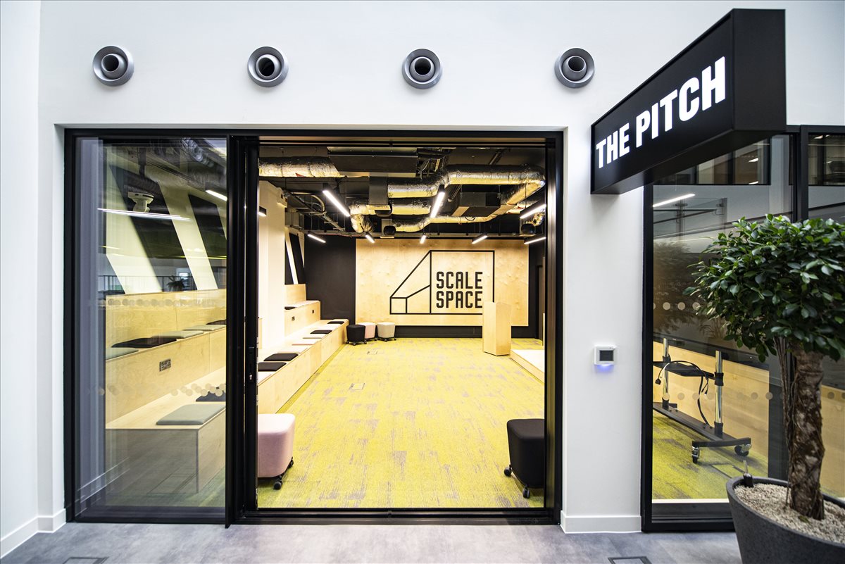 Photo of an office at 58 Wood Lane W12 7RZ