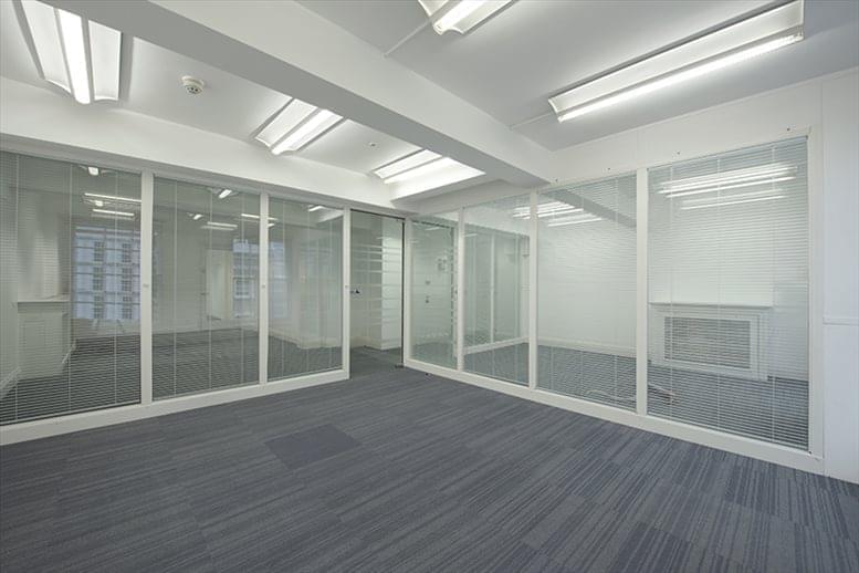 Photo of the workspace available at 59 Grosvenor Street W1K 3HZ
