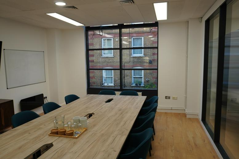 Photo of an office at 5 Cranwood Street ec1v 9ee