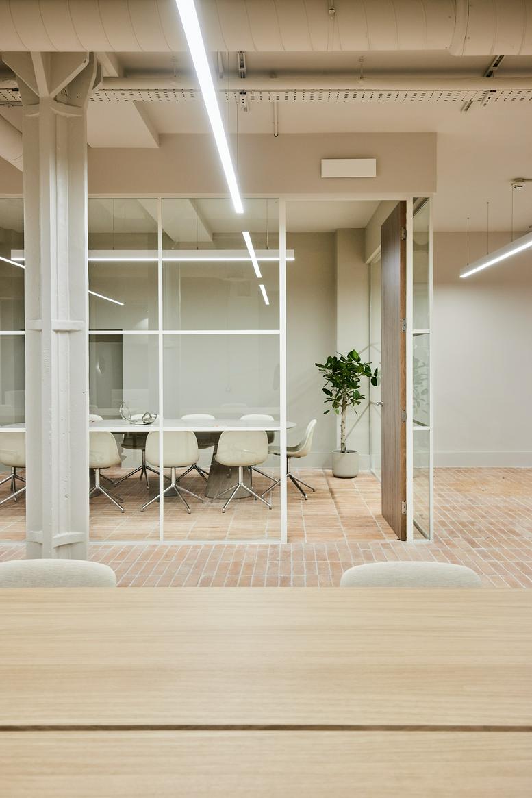 Photo of an office at 60 Ironmonger Row EC1V 3QR