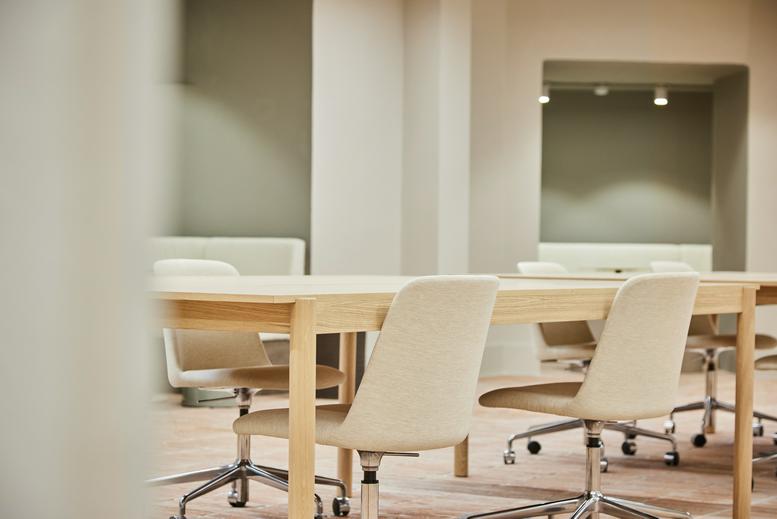 Photo of an office at 60 Ironmonger Row EC1V 3QR