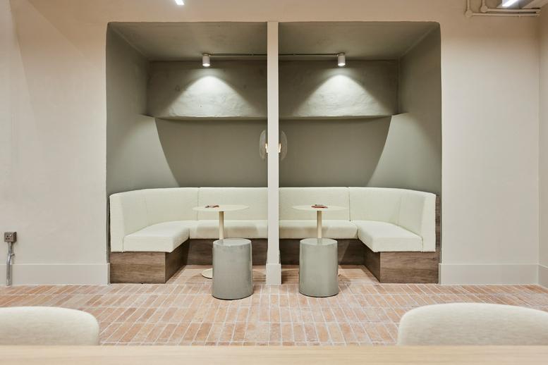Photo of an office at 60 Ironmonger Row EC1V 3QR