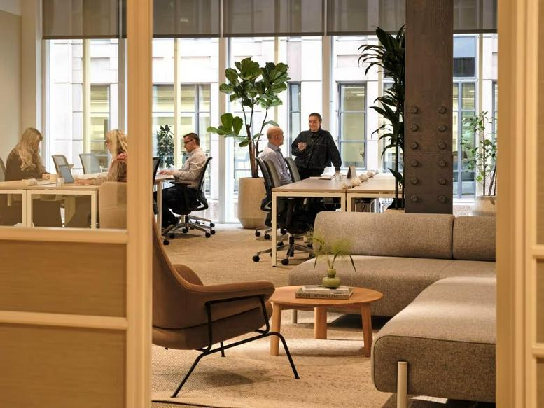 Image of the workspace at 60 London Wall EC2M 5TQ