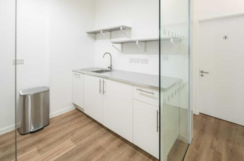 Facilities furnishings & layout of the office for rent at 60, Saffron Hill EC1N 8QX