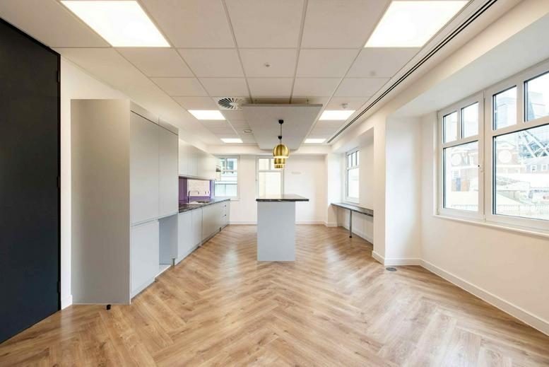 Photo of an office at 61 Queen Street Place, City Of London EC4R 1EB