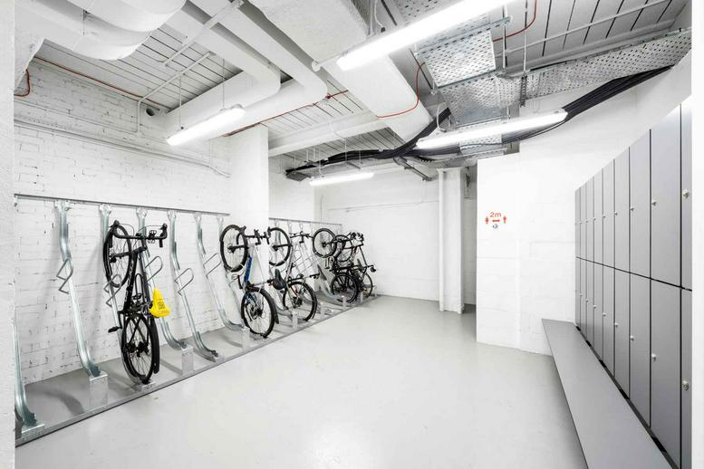 Photo of an office at 61 Queen Street Place, City Of London EC4R 1EB