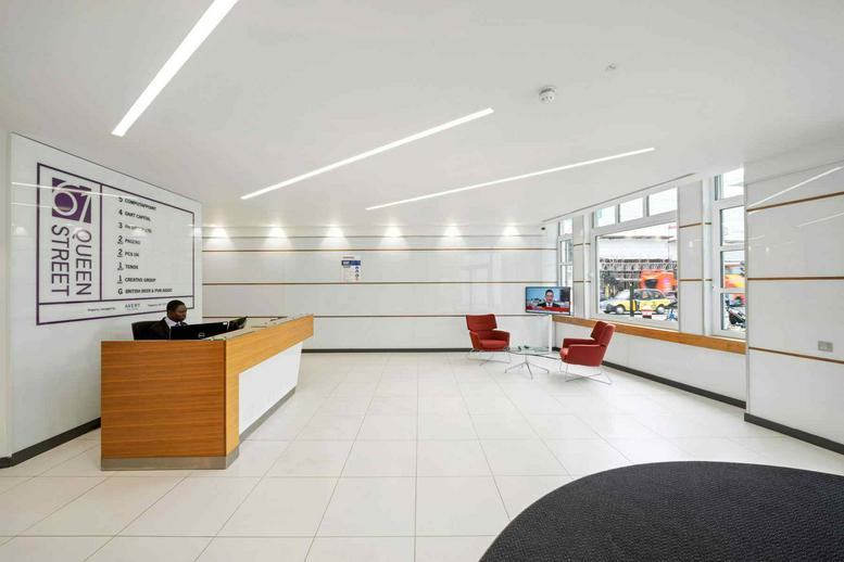 Photo of an office at 61 Queen Street Place, City Of London EC4R 1EB
