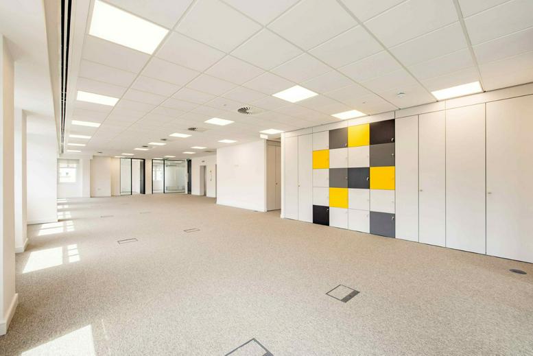 Photo of an office at 61 Queen Street Place, City Of London EC4R 1EB