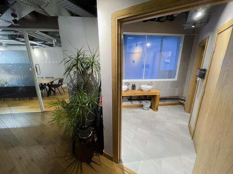 Photo of an office at 64, Great Eastern Street EC2A 3QR
