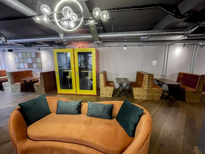Photo of an office at 64, Great Eastern Street EC2A 3QR