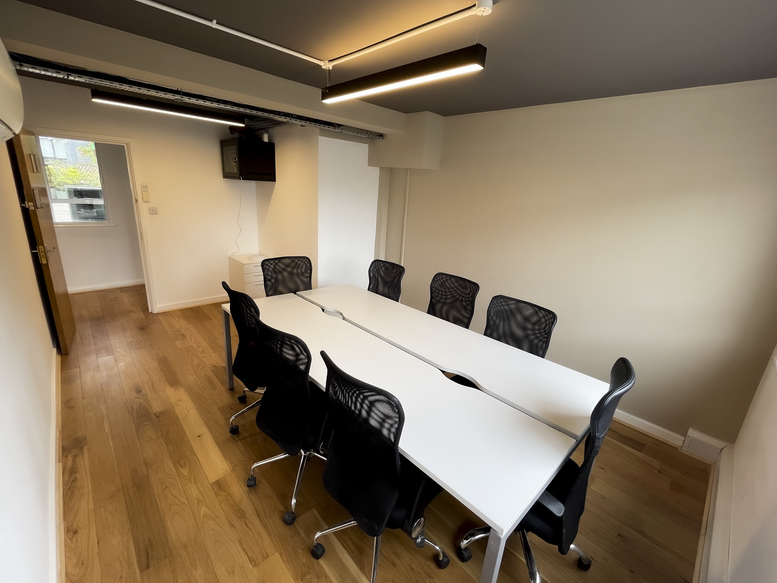 Photo of an office at 64, Great Eastern Street EC2A 3QR