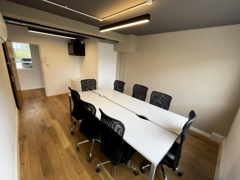 Photo of an office at 64, Great Eastern Street EC2A 3QR