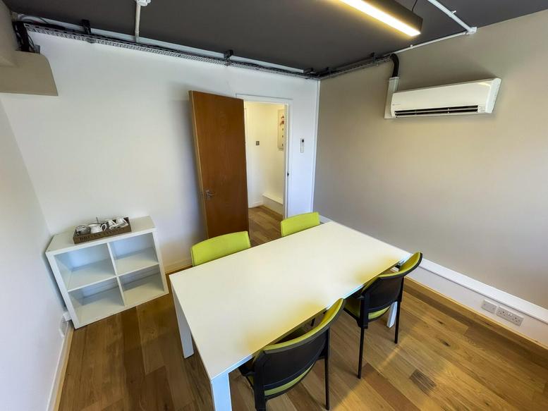 Photo of an office at 64, Great Eastern Street EC2A 3QR