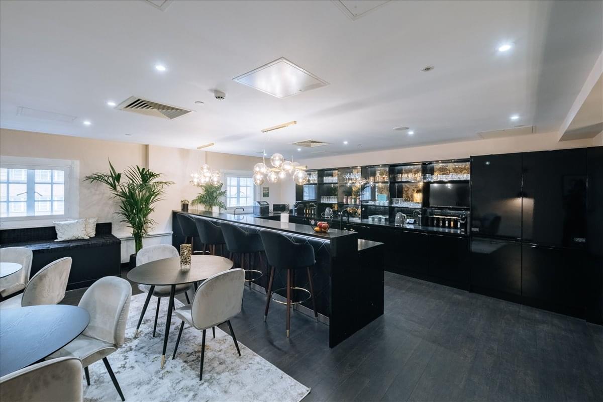 Photo of the workspace available at 64 North Row, Park Lane W1K 7DA