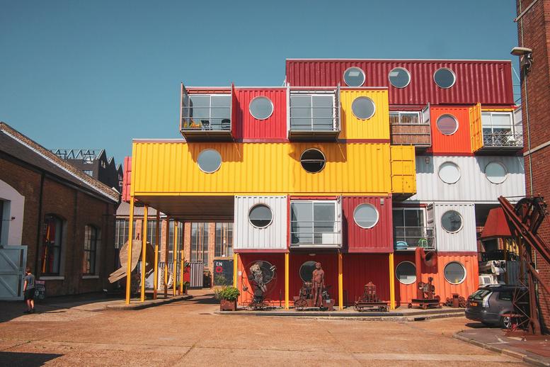 Image of the workspace at 64, Orchard Place E14 0JW