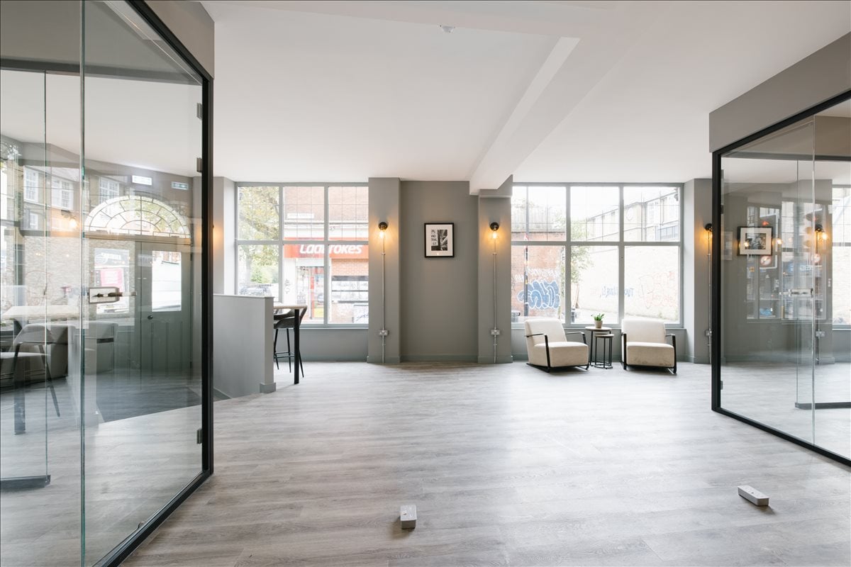 Photo of an office at 64 Tower Bridge Road SE1 4TR 