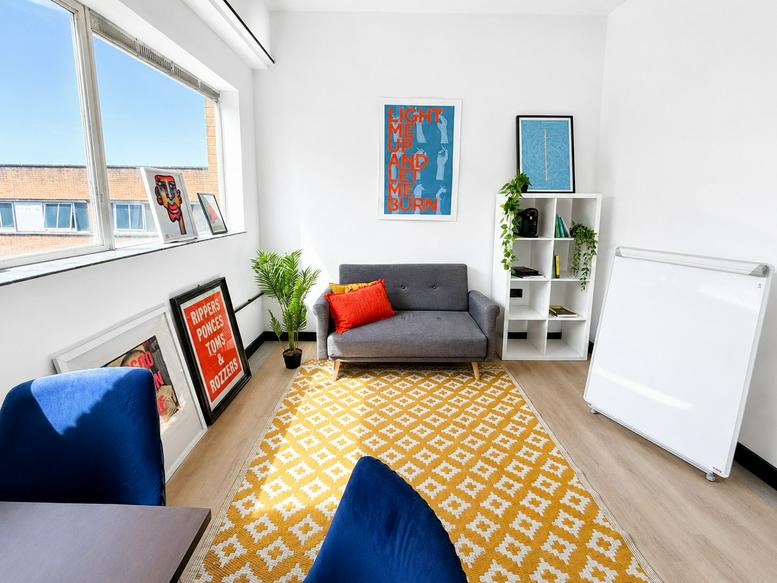 Photo of an office at 669, High Road Leyton E10 6RA