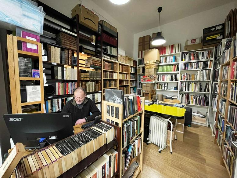 Photo of an office at 669, High Road Leyton E10 6RA