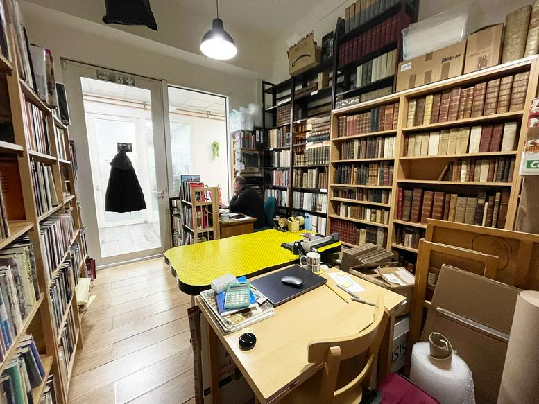 Photo of an office at 669, High Road Leyton E10 6RA