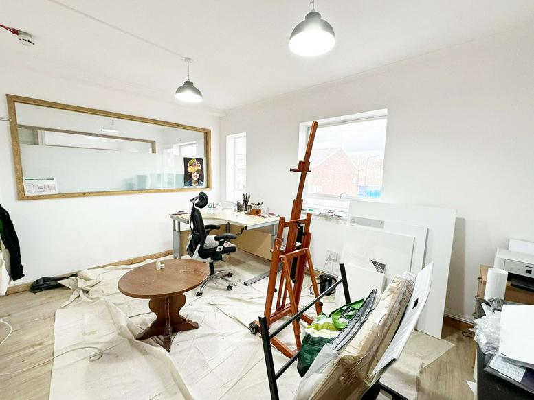 Photo of an office at 669, High Road Leyton E10 6RA