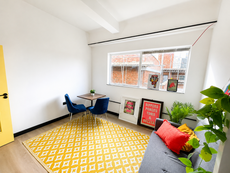 Photo of an office at 669, High Road Leyton E10 6RA