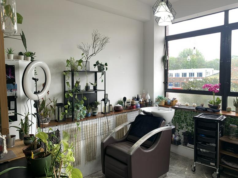 Photo of an office at 669, High Road Leyton E10 6RA
