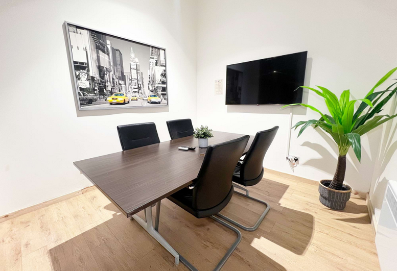 Photo of an office at 679, High Road Leyton E10 6RA