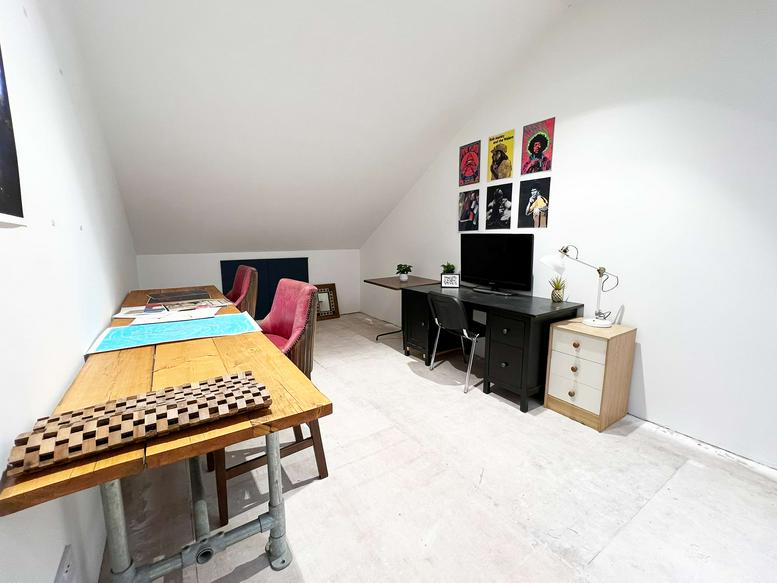 Photo of an office at 679, High Road Leyton E10 6RA