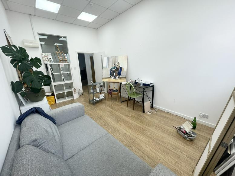 Photo of an office at 679, High Road Leyton E10 6RA