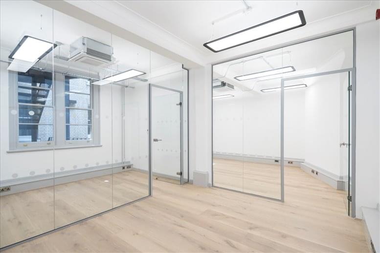 Photo of an office at 6 Lloyd's Avenue EC3N 3AX