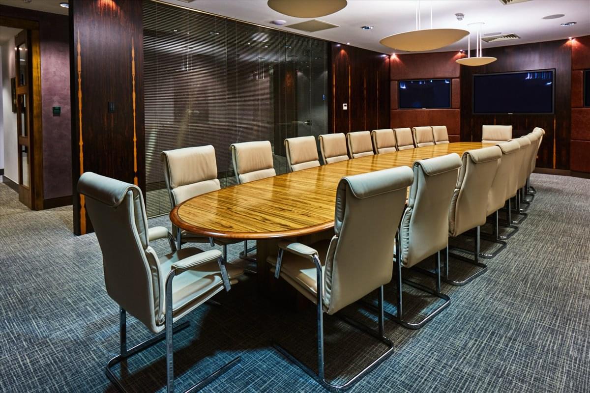 Facilities furnishings & layout of the office for rent at 6 Snow Hill, Farringdon EC1A 2AY
