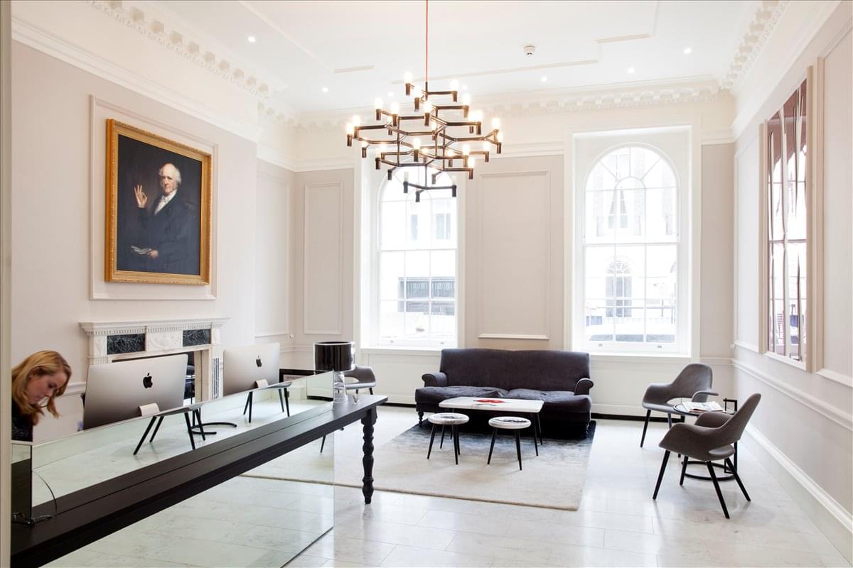 Facilities furnishings & layout of the office for rent at 7-8 Stratford Place W1C 1AY