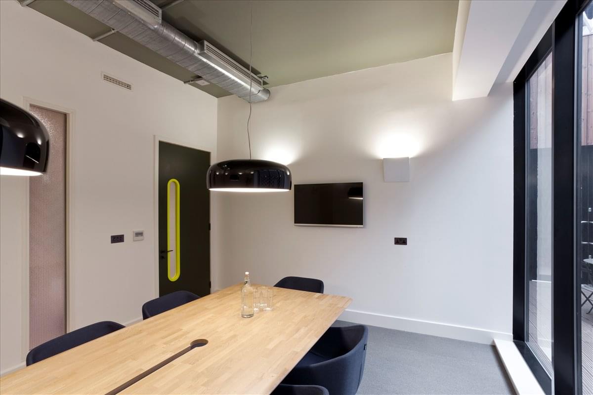 Photo of the workspace available at 7-8 Stratford Place W1C 1AY