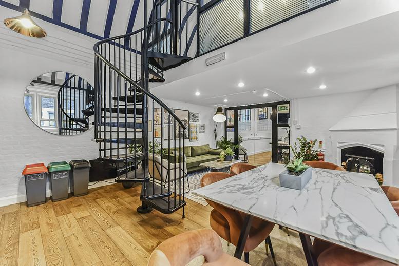 Photo of an office at 70-71, Wells Street W1T 3QE