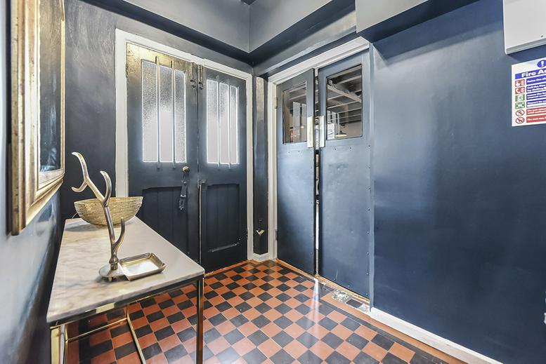 Photo of an office at 70-71, Wells Street W1T 3QE