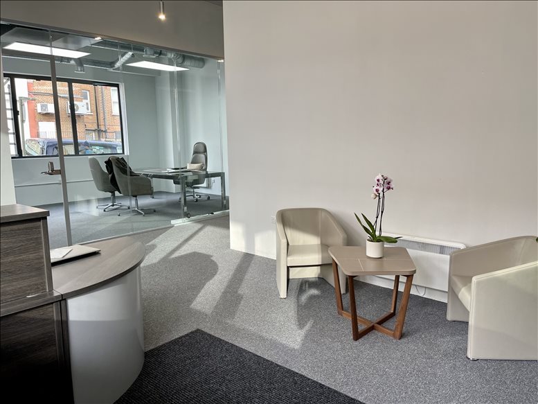 North Finchley office space at 708 A High Road North N12 9QL