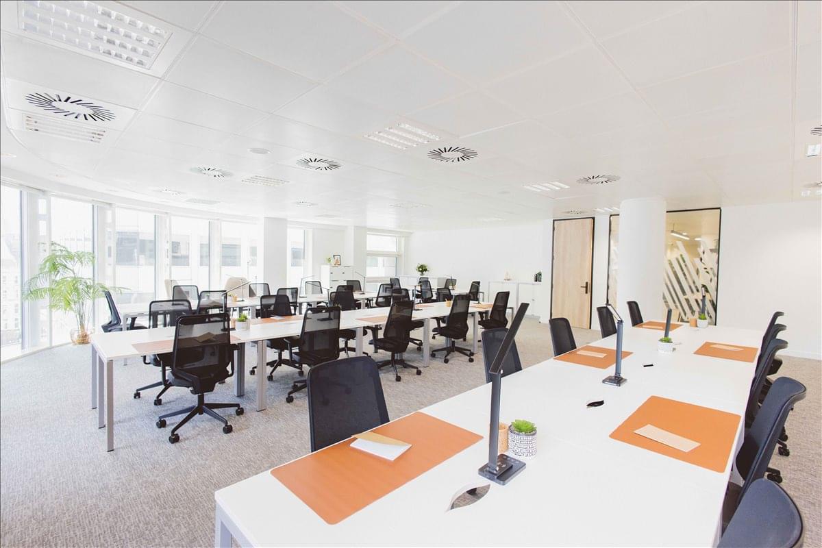 Photo of an office at 70 Gracechurch Street, City Of London EC3V 0HR