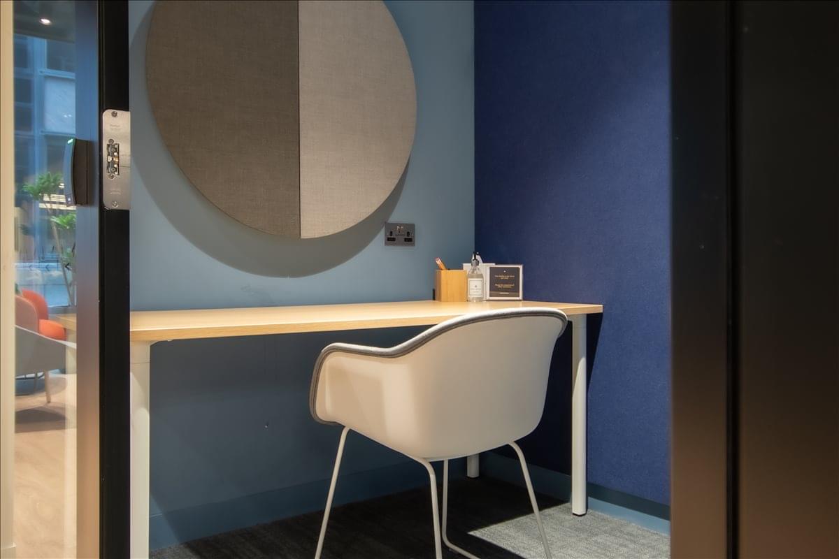 Photo of an office at 70 St Mary Axe, City Of London EC3A 8BE