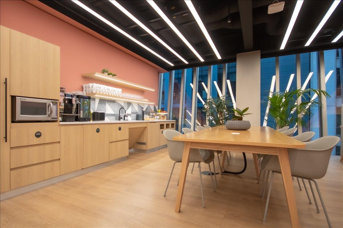 Image of the workspace at 70 St Mary Axe, City Of London EC3A 8BE