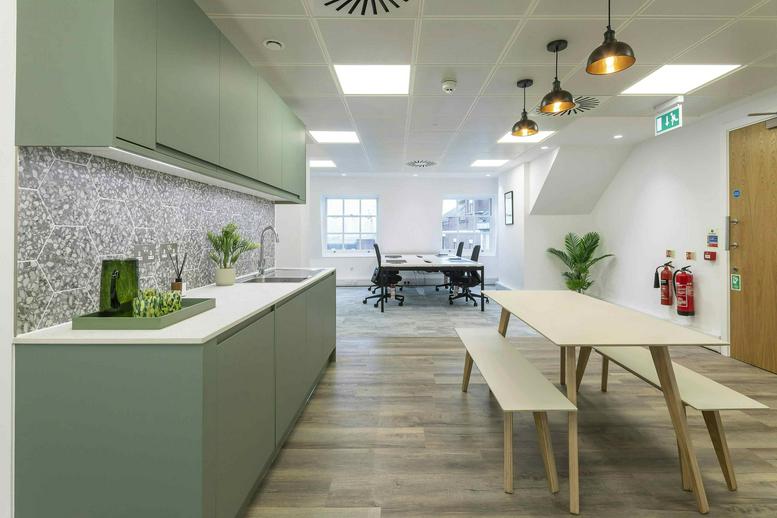 Photo of an office at 72 Cannon Street, City Of London EC4N 6AE
