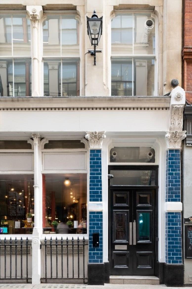 Photo of an office at 73 Watling Street EC4M 9BJ