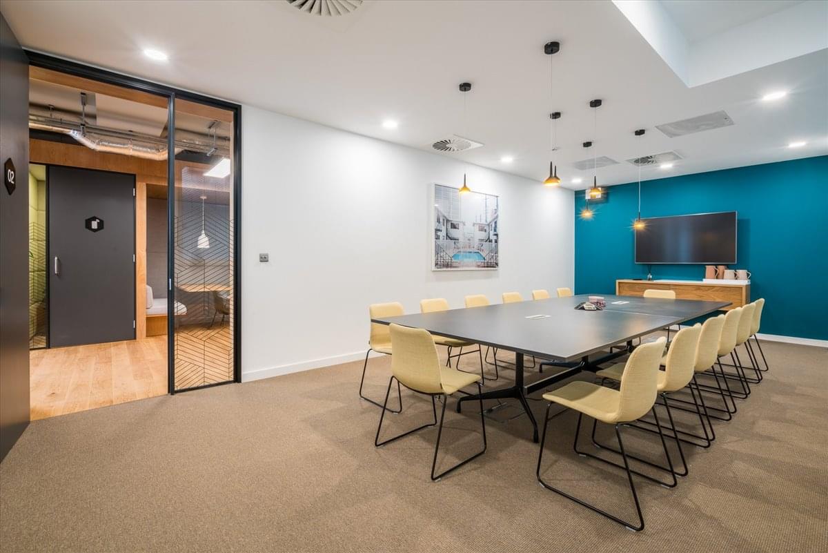 Photo of the workspace available at 77 Farringdon Road EC1M 3JU