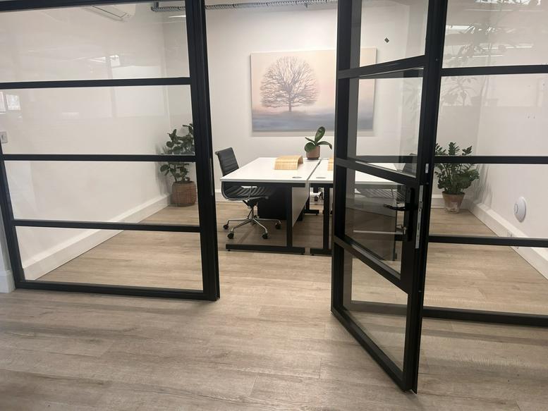 Image of the workspace at 7 Greenlea Park, Prince George’s Road SW19 2JD