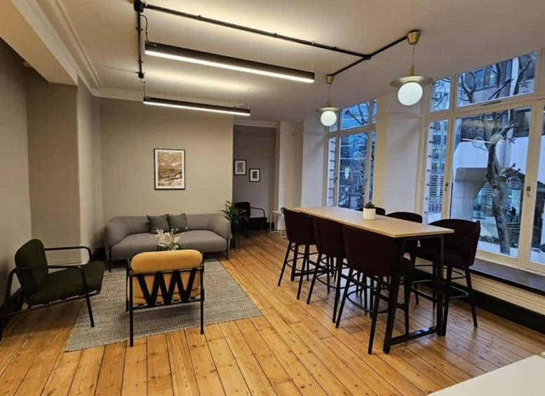Photo of an office at 7, Hatton Garden, 6 EC1N 8AD