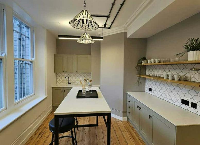 Photo of an office at 7, Hatton Garden, 6 EC1N 8AD