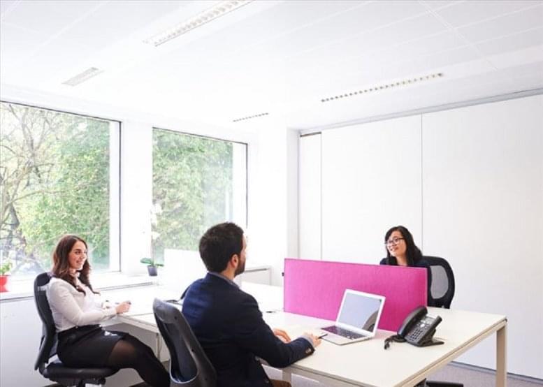 Facilities furnishings & layout of the office for rent at 80 Old Street, City Of London EC1V 9NN