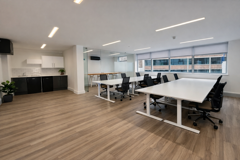 Photo of an office at 81 Southwark St SE1 0HX