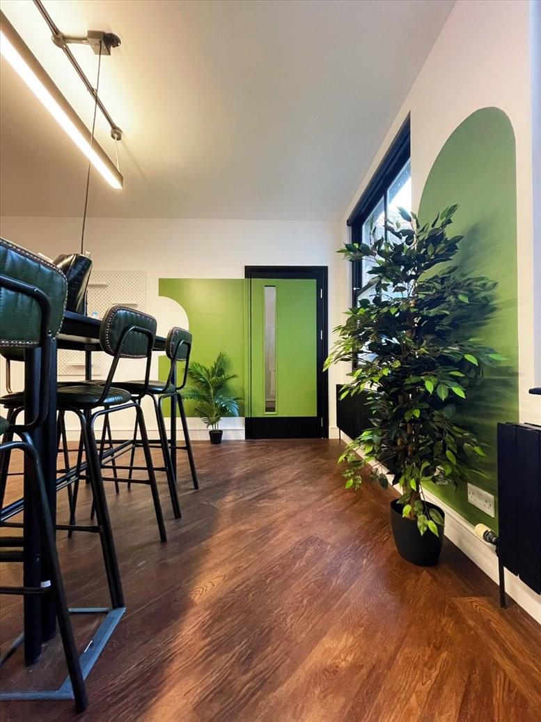 Photo of an office at 8 Coldbath Square EC1R 5HL